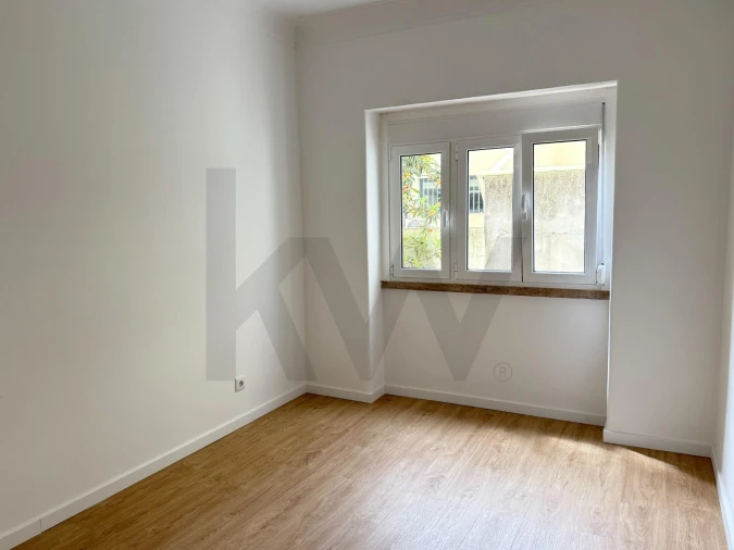 Apartamento T1 para Arrendamento em Campo de Ourique Foto 2