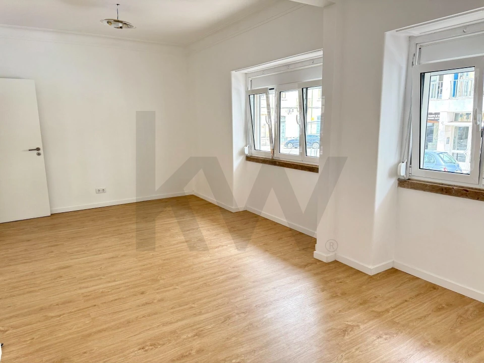 Apartamento T1 para Arrendamento em Campo de Ourique Foto 6
