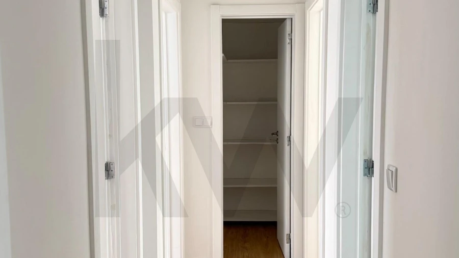 Apartamento T1 para Arrendamento em Campo de Ourique