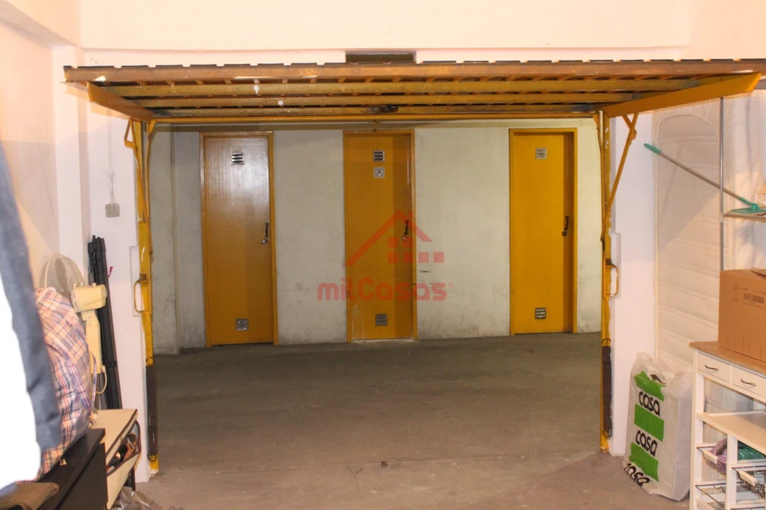 Garagem para Arrendamento em Santa Maria, São Pedro e Matacães Foto 2