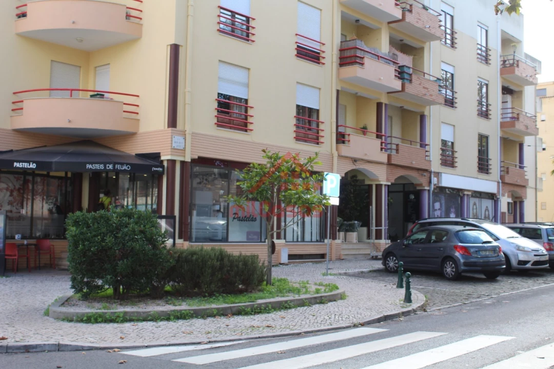 Garagem para Arrendamento em Santa Maria, São Pedro e Matacães Foto 26