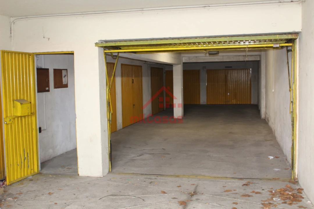 Garagem para Arrendamento em Santa Maria, São Pedro e Matacães Foto 30