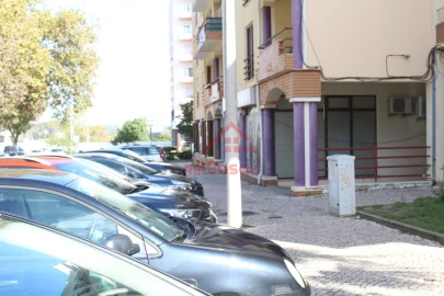 Garagem para Arrendamento em Santa Maria, São Pedro e Matacães