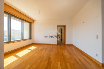 Apartamento T3 para Venda em Aldoar, Foz do Douro e Nevogilde