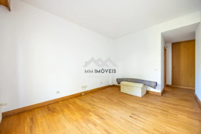 Apartamento T3 para Venda em Aldoar, Foz do Douro e Nevogilde