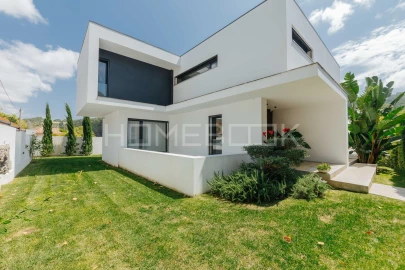 Moradia T5 para Venda em Agualva e Mira-Sintra