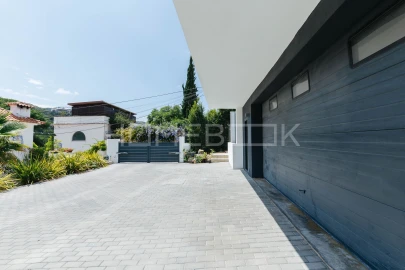 Moradia T5 para Venda em Agualva e Mira-Sintra