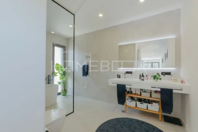 Moradia T5 para Venda em Agualva e Mira-Sintra