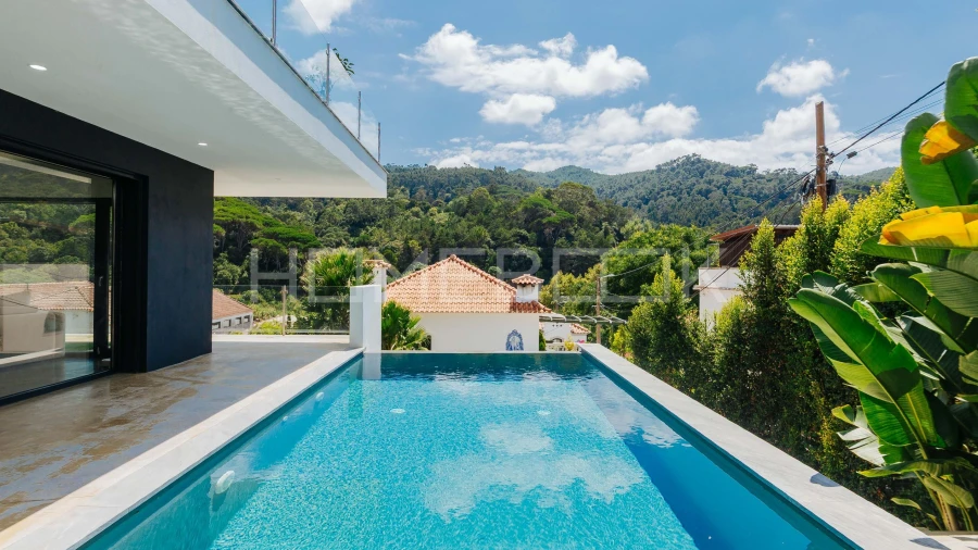 Moradia T5 para Venda em Agualva e Mira-Sintra