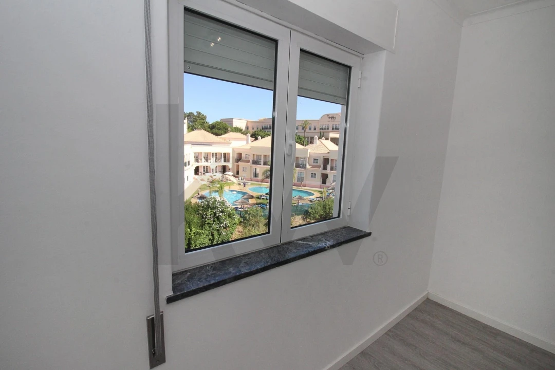 Apartamento T2 para Venda em Albufeira e Olhos de Água Foto 13