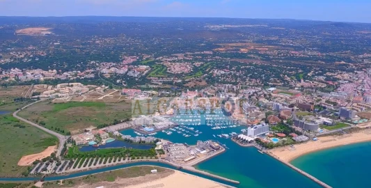 Moradia T8 para Venda em Loule (São Clemente)
