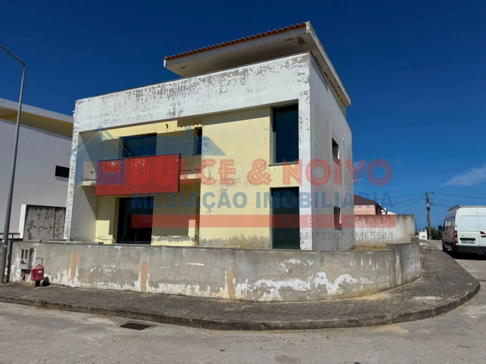 Moradia T3 para Venda em Atouguia da Baleia Foto 1