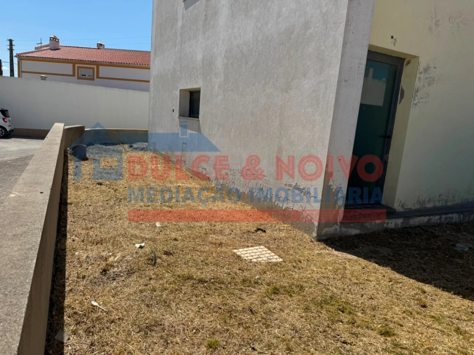 Moradia T3 para Venda em Atouguia da Baleia Foto 5