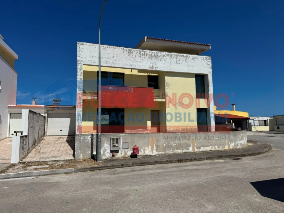 Moradia T3 para Venda em Atouguia da Baleia Foto 15
