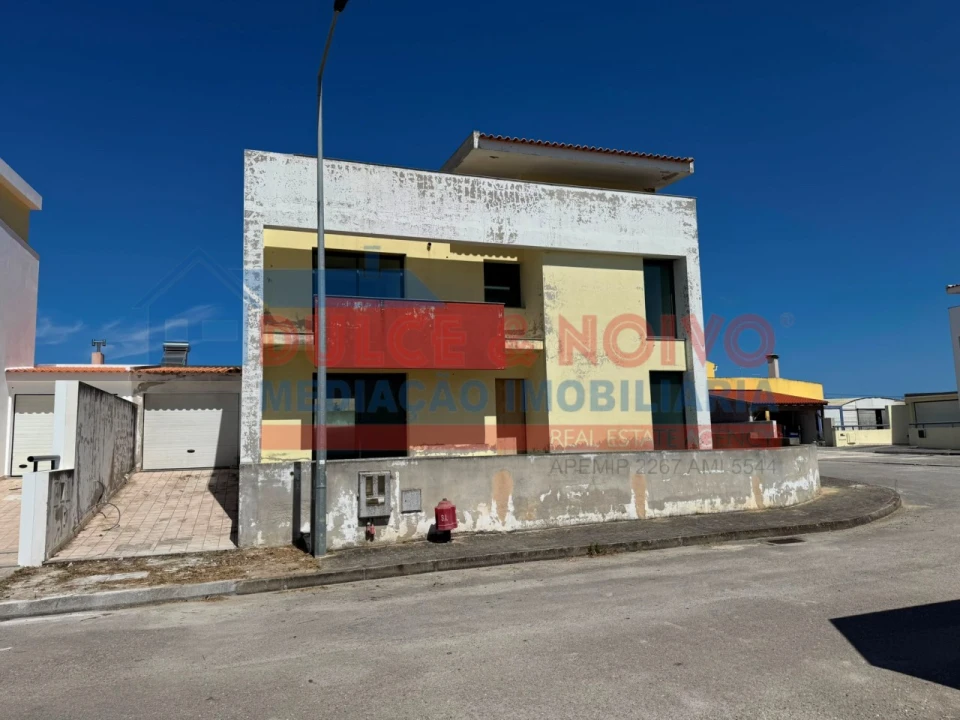 Moradia T3 para Venda em Atouguia da Baleia Foto 21