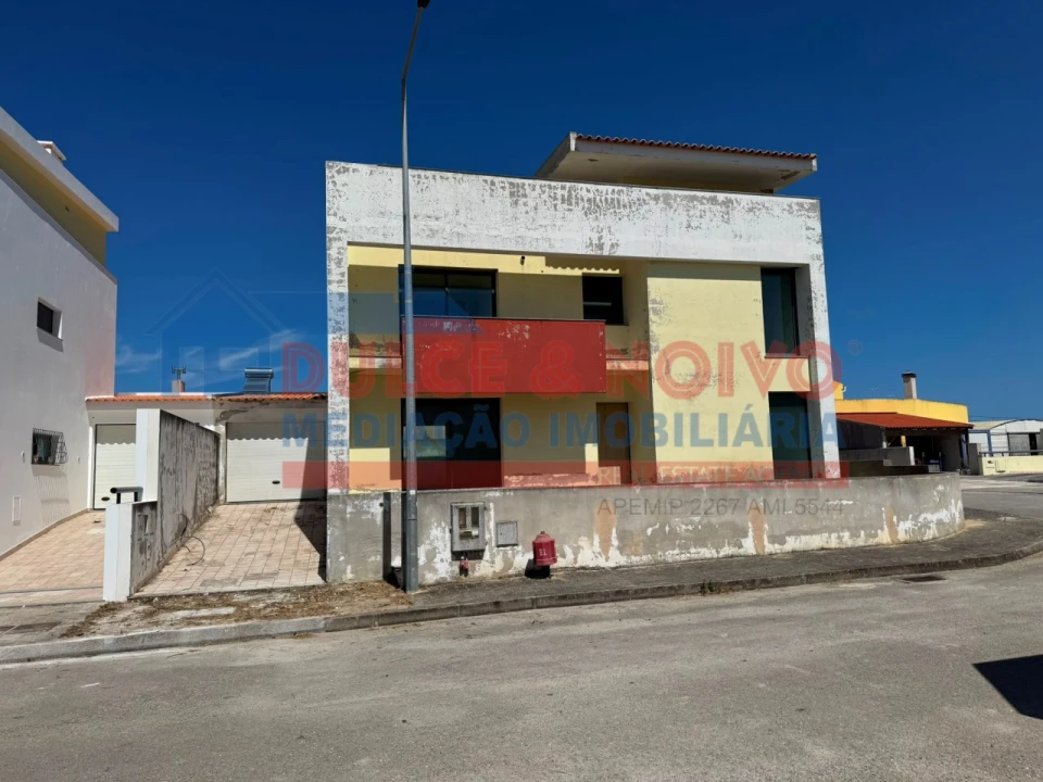 Moradia T3 para Venda em Atouguia da Baleia Foto 22