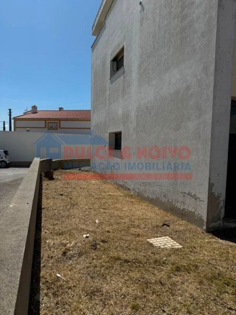 Moradia T3 para Venda em Atouguia da Baleia