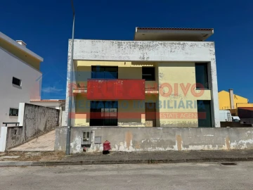 Moradia T3 para Venda em Atouguia da Baleia