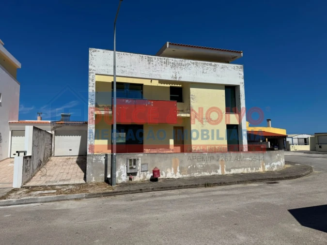 Moradia T3 para Venda em Atouguia da Baleia Foto 15