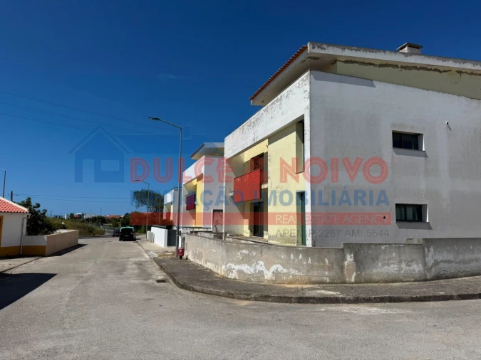 Moradia T3 para Venda em Atouguia da Baleia Foto 20