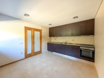 Apartamento T3 para Arrendamento em Arões (São Romão)