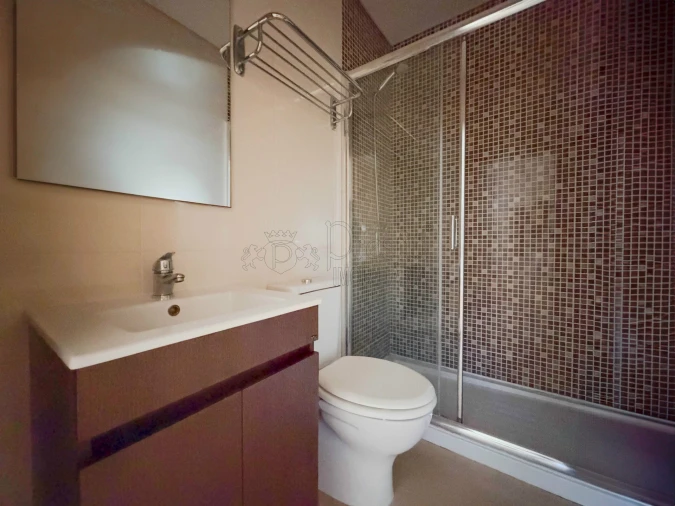 Apartamento T3 para Arrendamento em Arões (São Romão) Foto 15