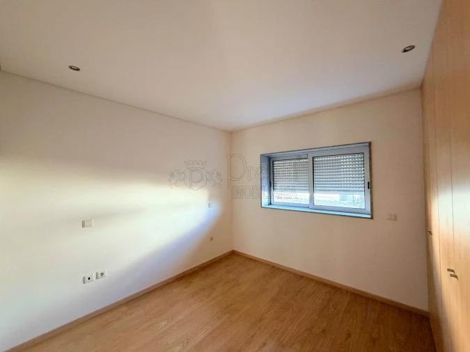 Apartamento T3 para Arrendamento em Arões (São Romão) Foto 9