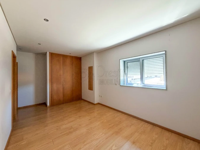 Apartamento T3 para Arrendamento em Arões (São Romão) Foto 20