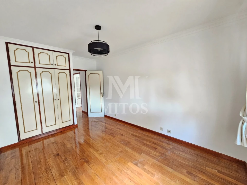 Apartamento T1 para Arrendamento em Darque Foto 7