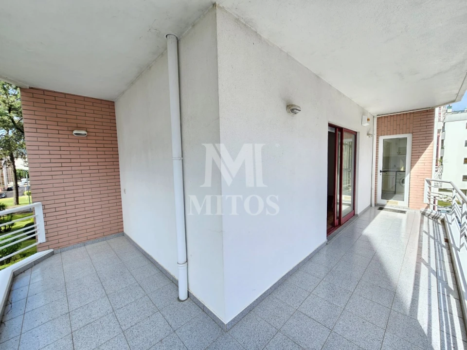 Apartamento T1 para Arrendamento em Darque Foto 10