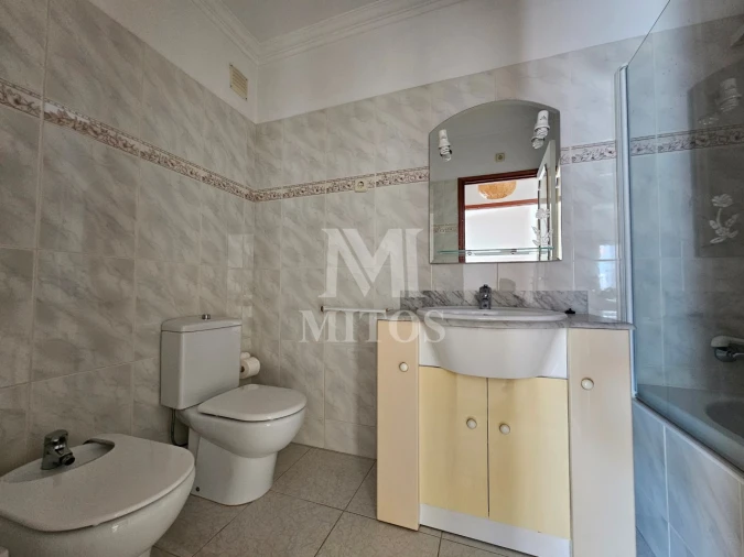 Apartamento T1 para Arrendamento em Darque Foto 9