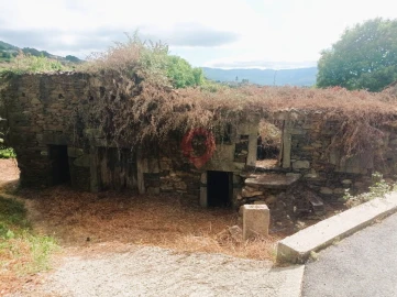 Moradia T3 para Venda em Riba de Mouro