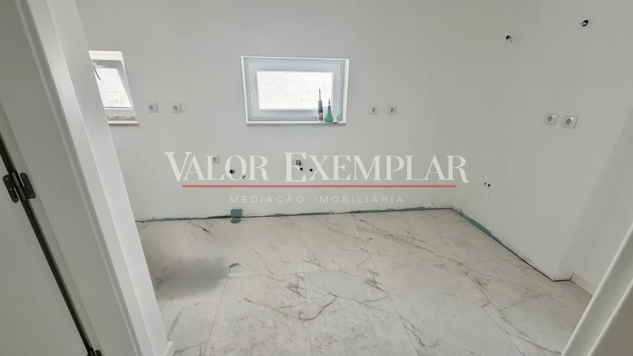 Moradia T1 para Venda em Couço Foto 8