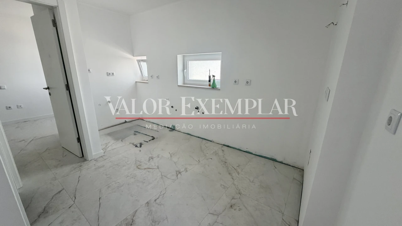 Moradia T1 para Venda em Couço Foto 7