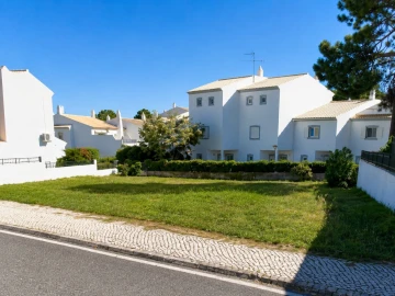 Terreno para Venda em Albufeira e Olhos de Água
