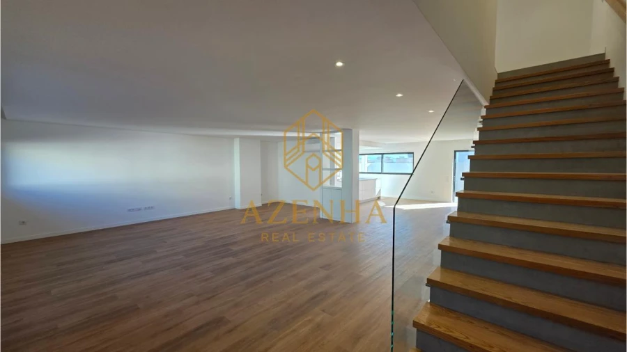 Moradia T3 para Venda em Cidade da Maia Foto 27