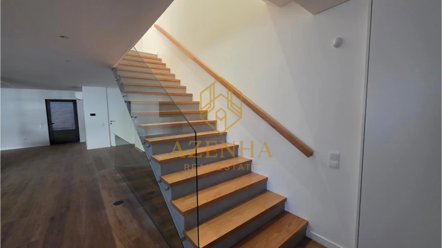 Moradia T3 para Venda em Cidade da Maia Foto 12