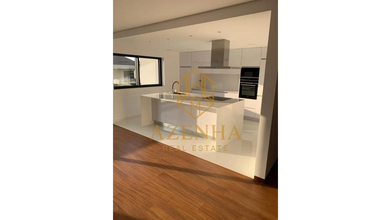 Moradia T3 para Venda em Cidade da Maia Foto 8