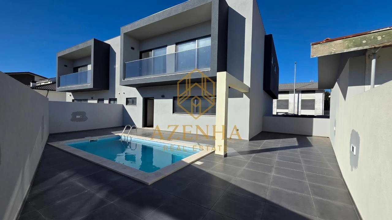 Moradia T3 para Venda em Cidade da Maia Foto 17