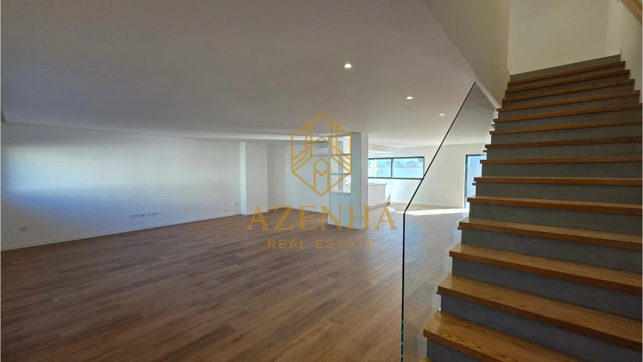 Moradia T3 para Venda em Cidade da Maia Foto 27