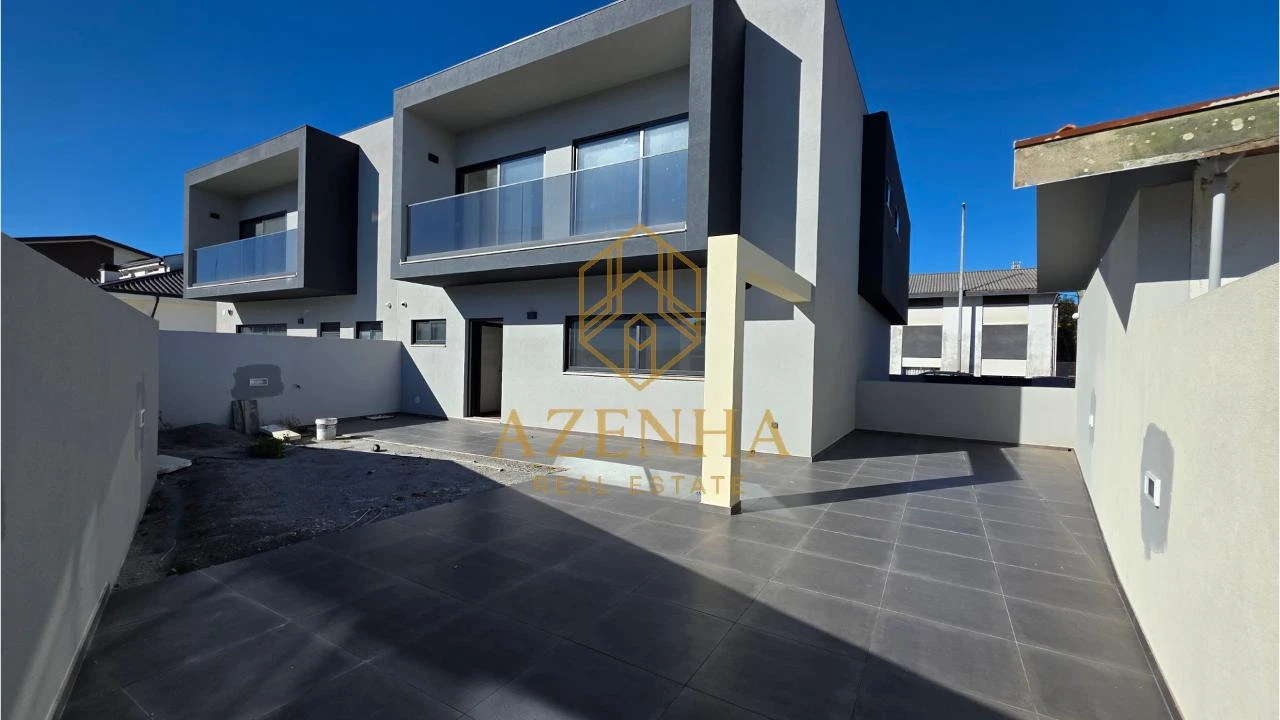 Moradia T3 para Venda em Cidade da Maia Foto 28