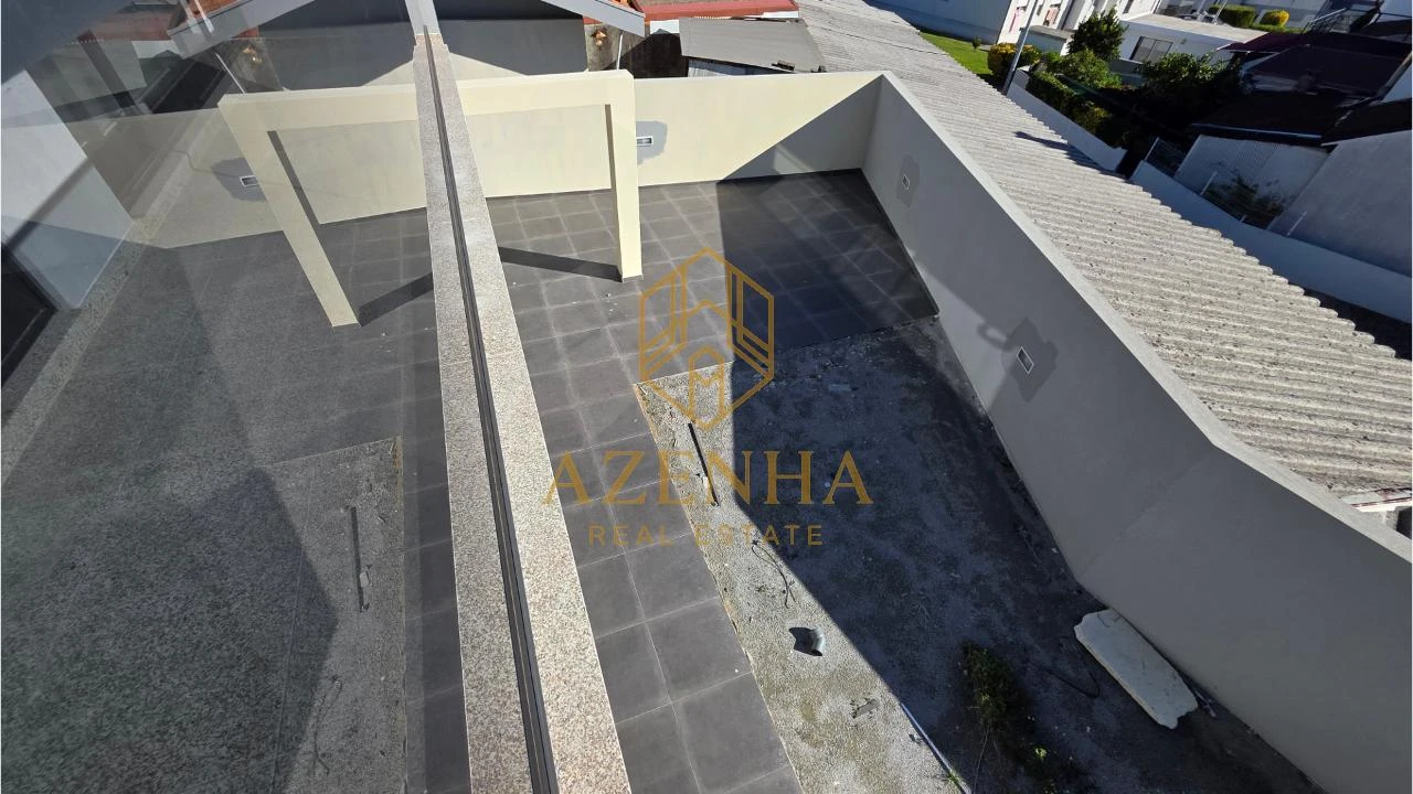 Moradia T3 para Venda em Cidade da Maia Foto 37