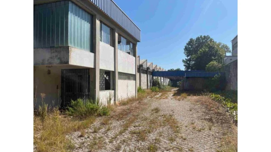 Armazém para Venda em O. Azeméis, Riba-Ul, Ul, Macinhata Seixa, Madail