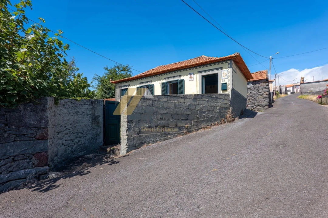 Moradia T2 para Venda em Fajã da Ovelha Foto 1