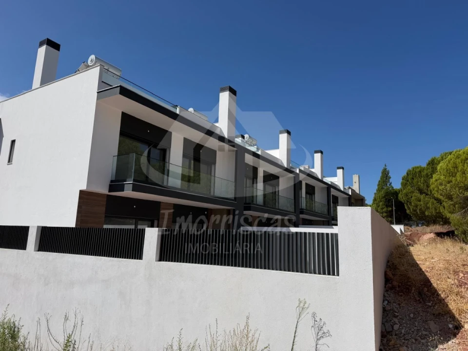 Moradia T3 para Venda em Vialonga Foto 45