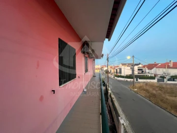 Moradia T3 para Venda em Santa Iria de Azoia, São João da Talha e Bobadela