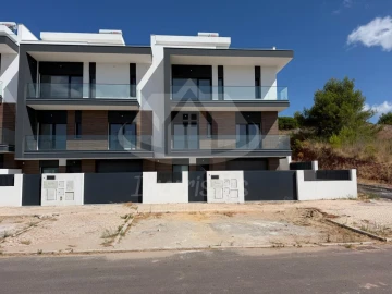Moradia T3 para Venda em Vialonga