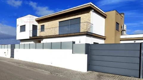 Moradia T4 para Venda em Silveira
