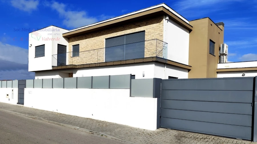 Moradia T4 para Venda em Silveira