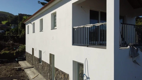 Moradia T5 para Venda em Ribeirinha